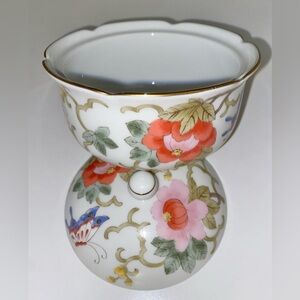 Vintage Otagiri bowl with a lid! EUC!